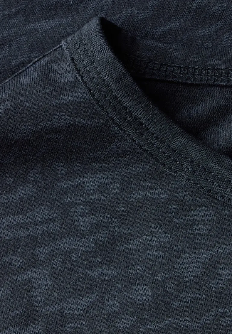Ausbrenner-Shirt mit Wording universal blue
