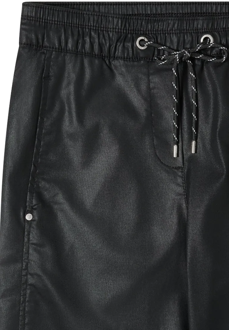 Beschichtete Wide Leg Hose black