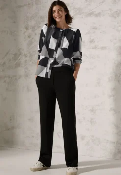 Bluse mit grafischem Muster black