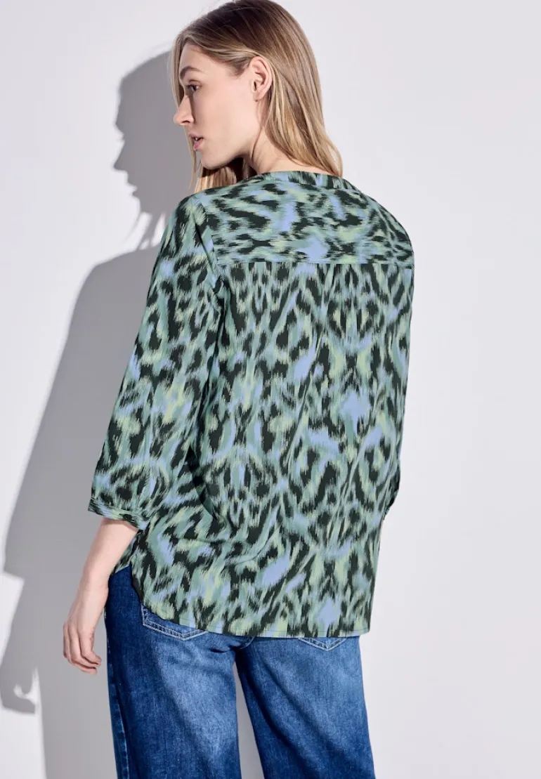 Bluse mit modernem Print strong khaki