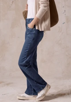 Bootcut Jeans dark blue wash