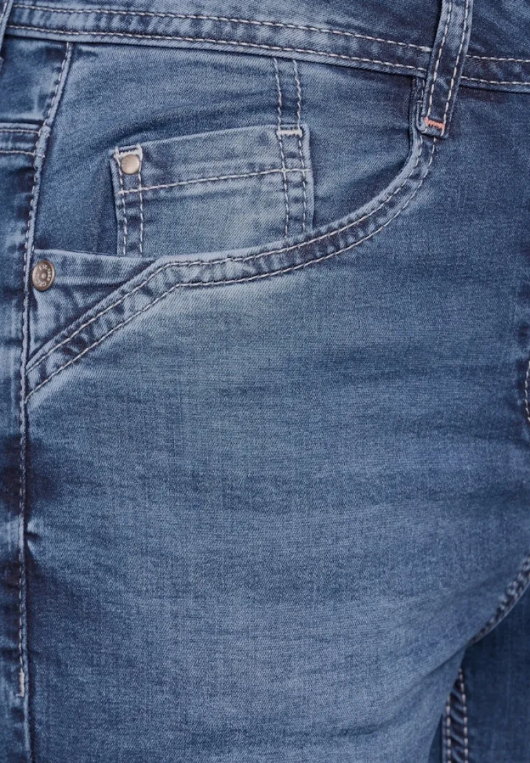 Bootcut Leg Jeans mid blue wash1