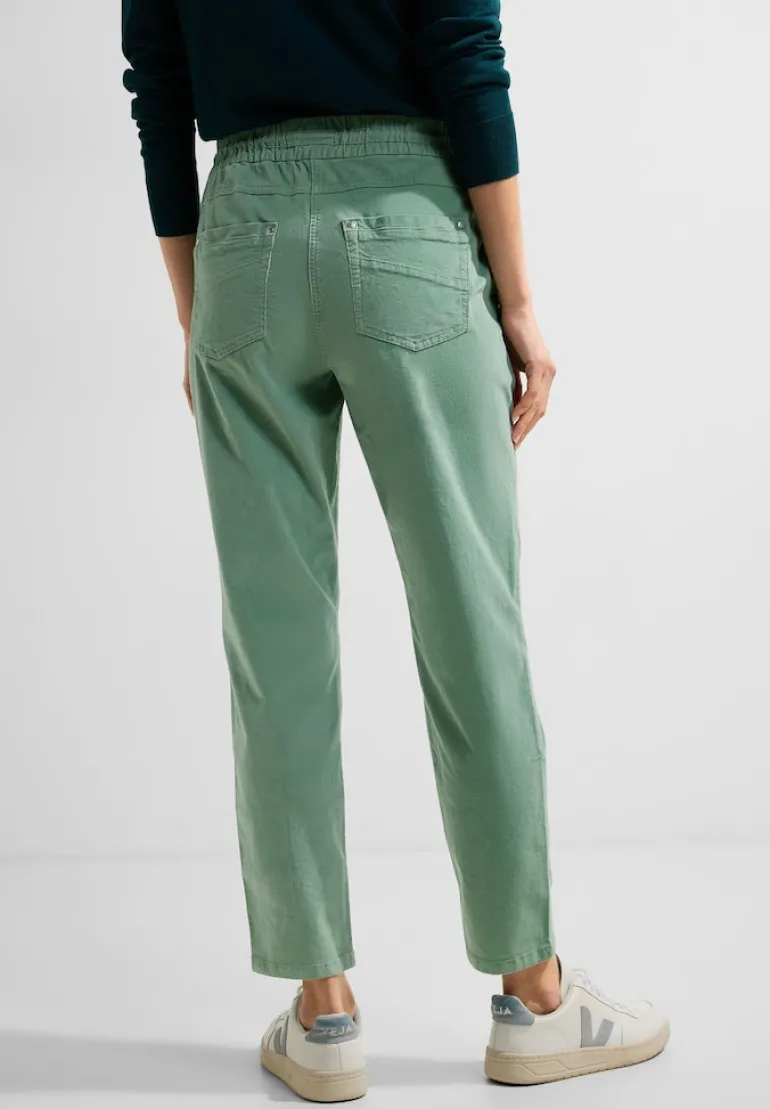 Casual Fit Babycord Hose clear sage green