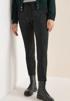 Casual Fit Hose black