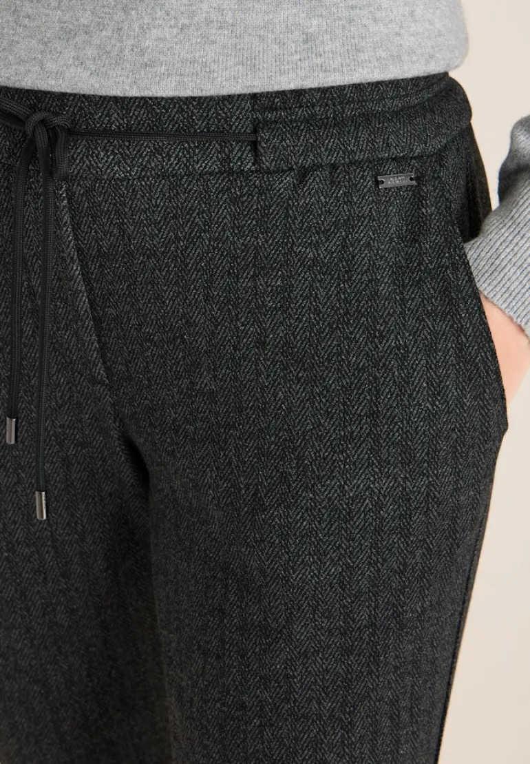Casual Fit Hose black