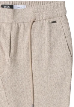Casual Fit Hose creamy white