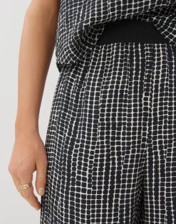 Cevil resort black