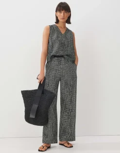 Cevil resort black