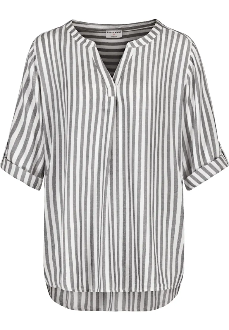 D77120AF11117D black-white