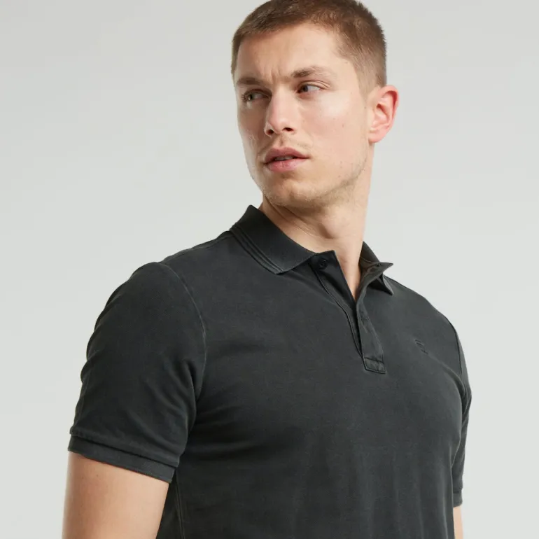Dunda overdyed slim polo ss dk black gd