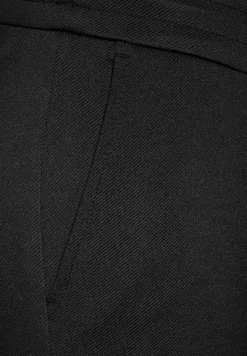 Hose im Loose Fit black
