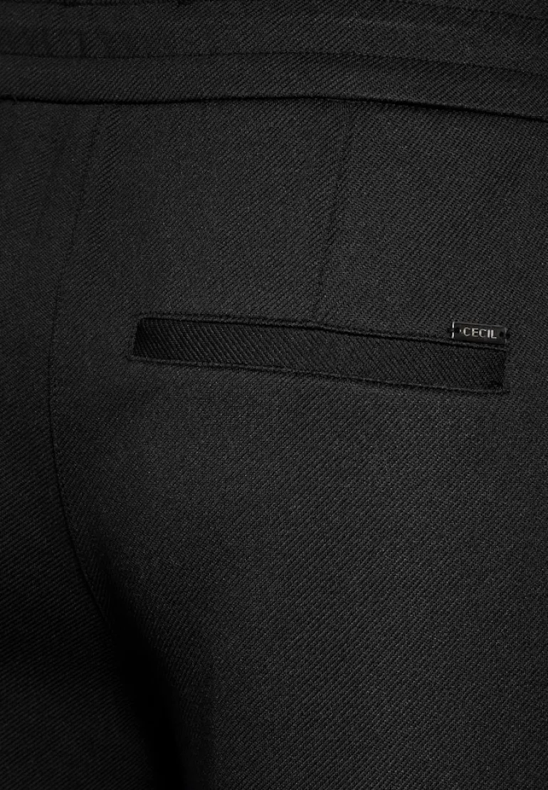 Hose im Loose Fit black