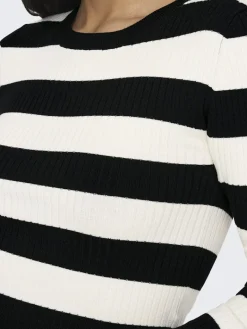 JDYPLUM L/S O-NECK PULLOVER KNT NOOS black