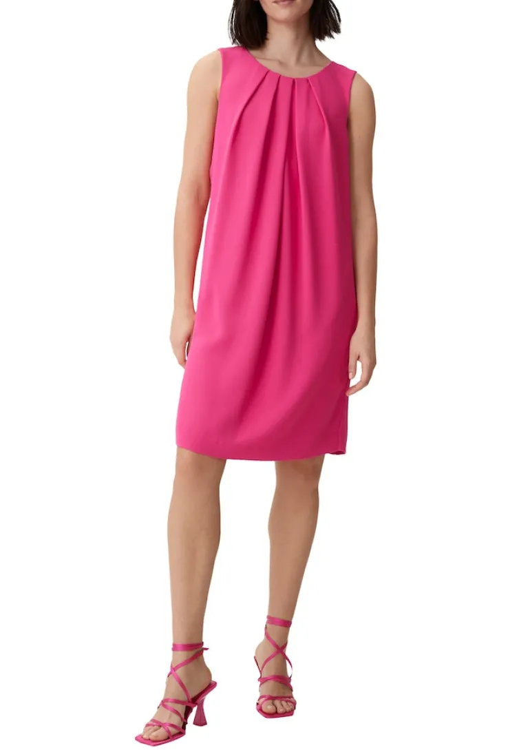 Kurzes Kleid aus Crêpe pink