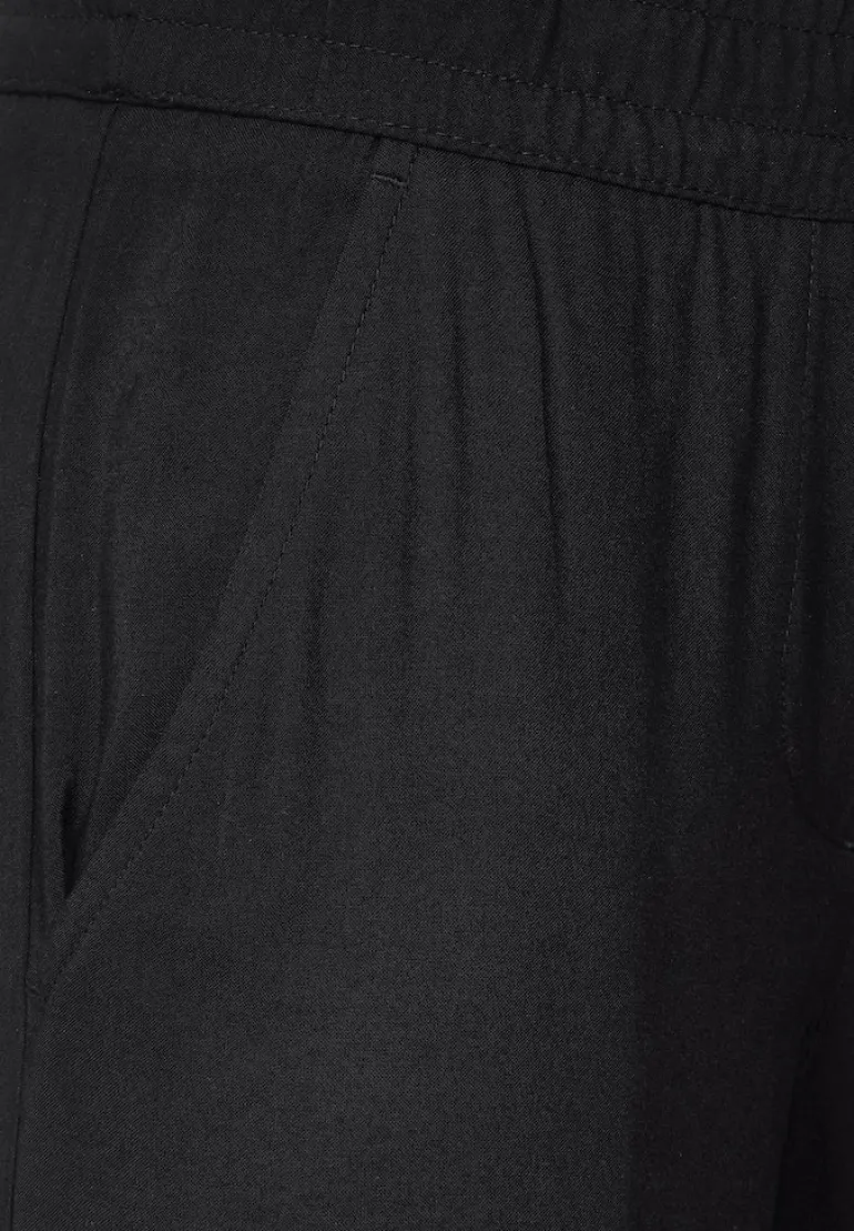 Loose Fit Hose black