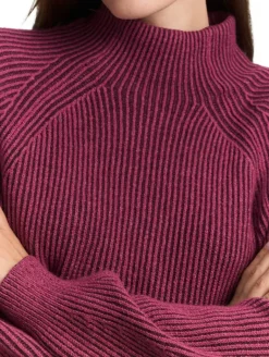 Loose Fit Strickpullover mit Stehkragen red rib structure