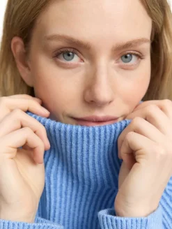 Loose Fit Strickpullover mit Stehkragen light blue knit structure