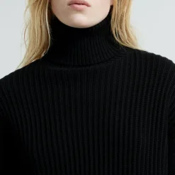Loose turtle knit wmn dk black