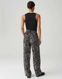 Marou palm leaves black