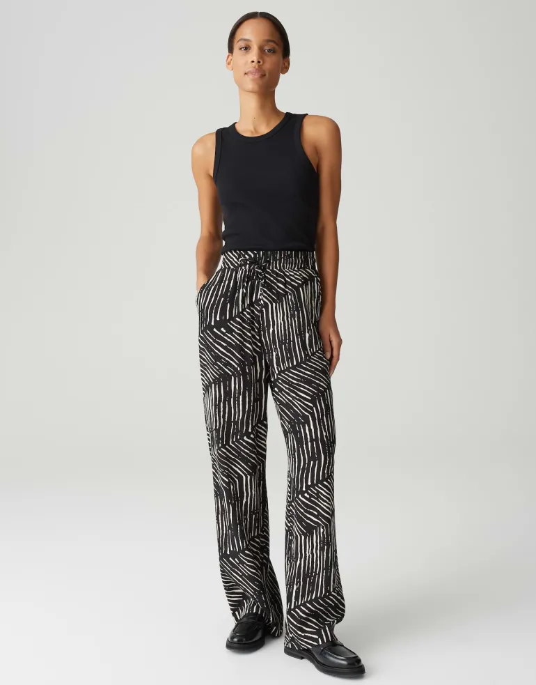 Marou palm leaves black