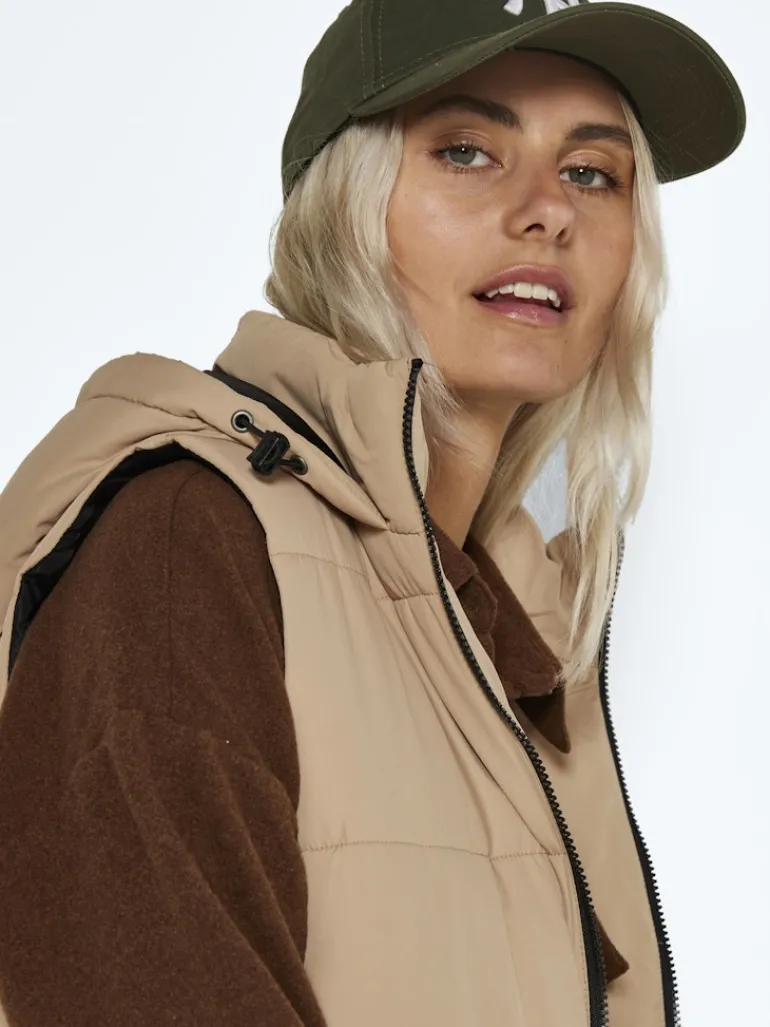 NMAURORA HOOD VEST NOOS hellbraun2