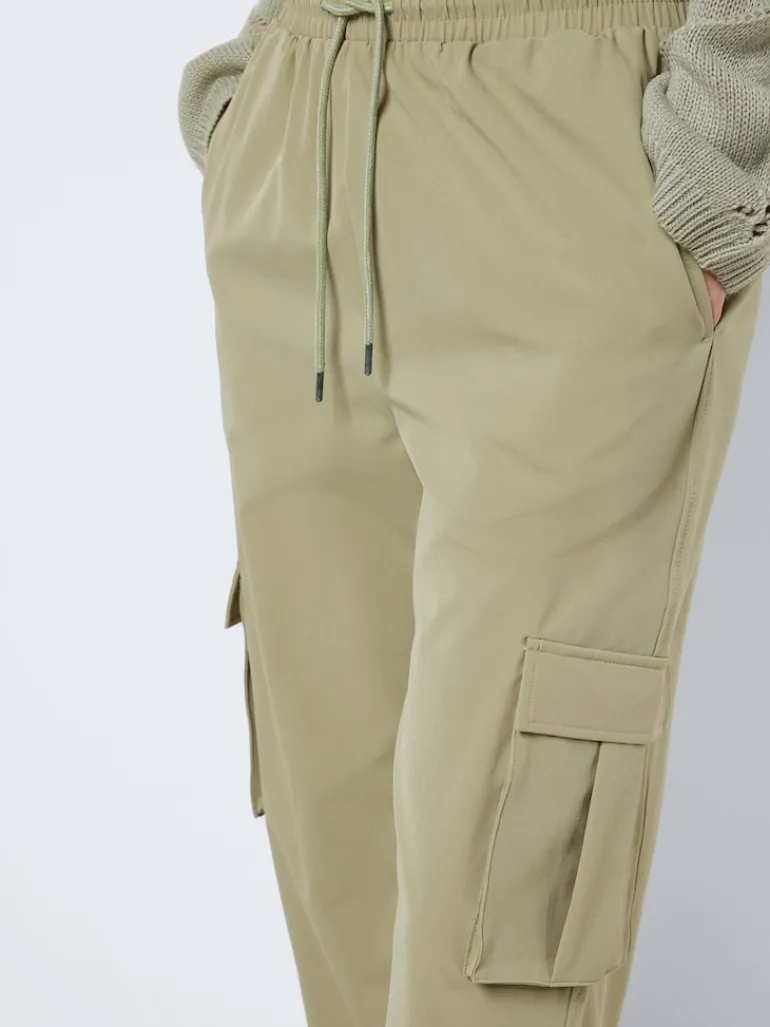 NMKIRBY HW CARGO PANTS WVN NOOS grün2
