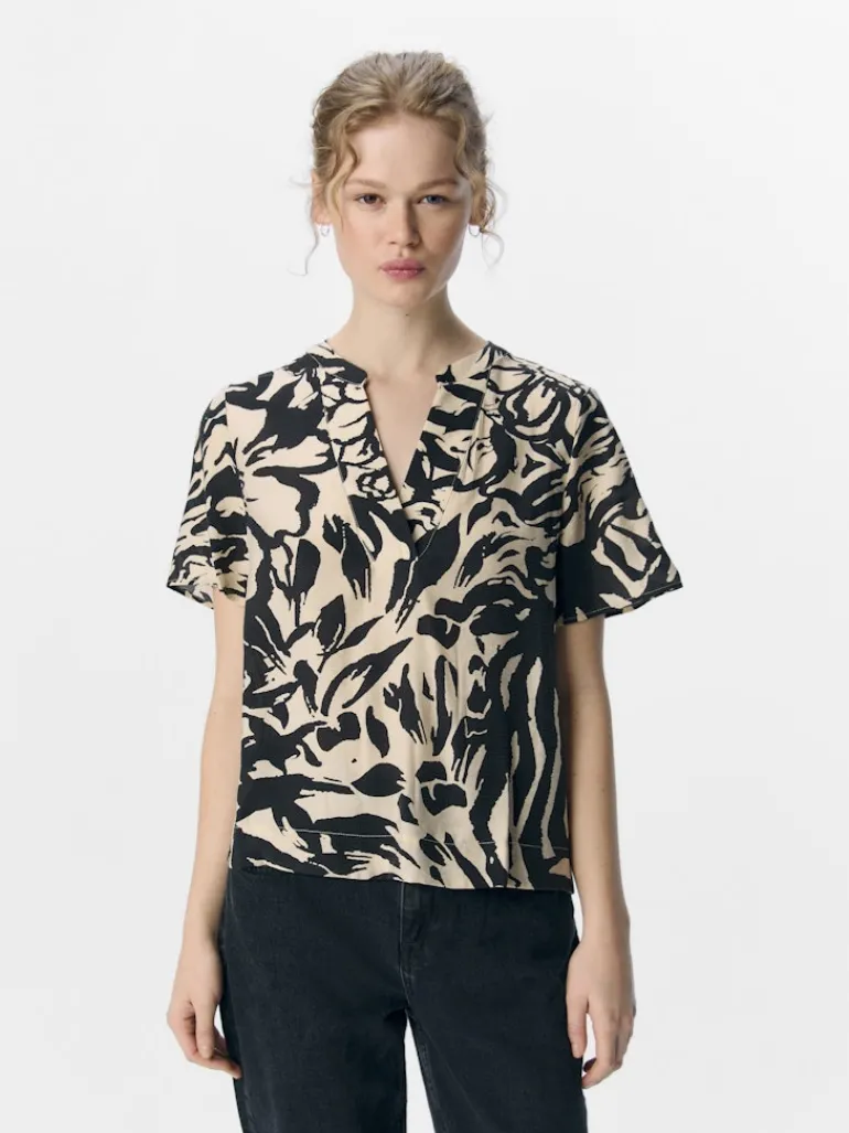 OBJKARINA S/S RE V-NECK TOP NOOS sandshell1