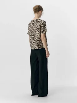 OBJKARINA S/S RE V-NECK TOP NOOS sandshell3