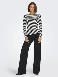 ONLTRISTA L/S BOATNECK TOP BOX JRS black3