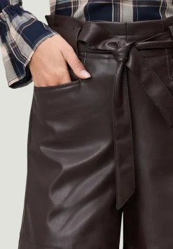 Shorts in Lederoptik mit Bindegürtel chocolate plum