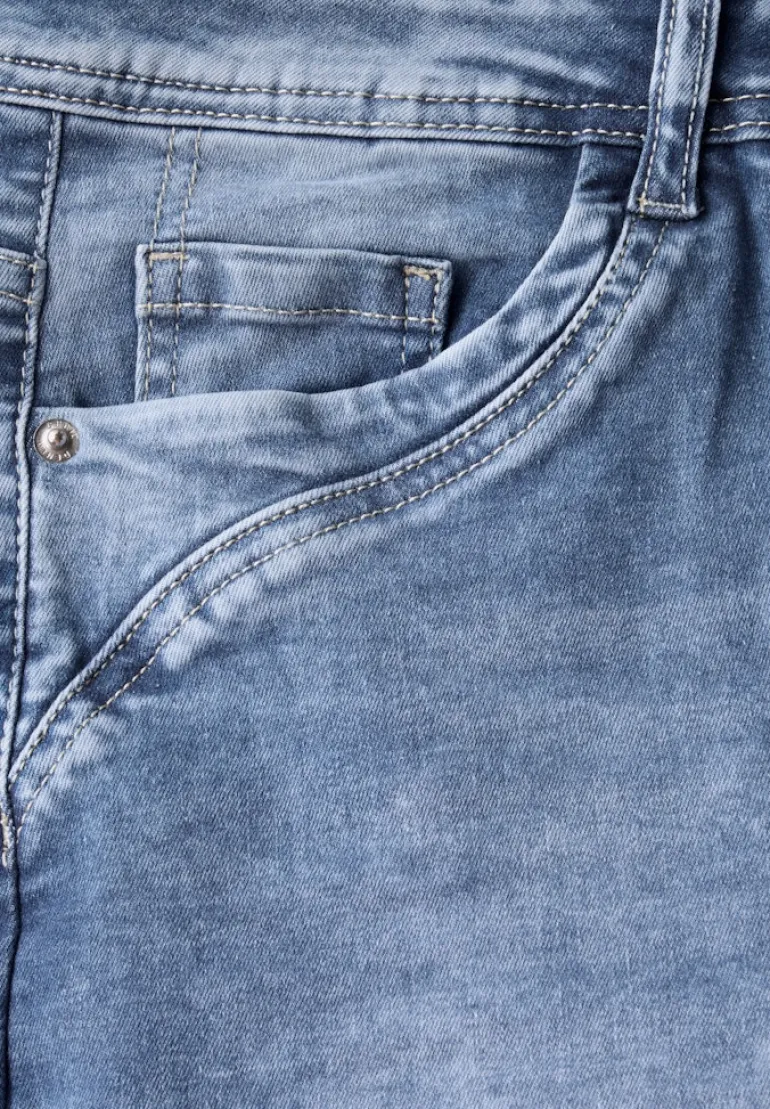 Slim Fit Jeansshorts mid blue used wash