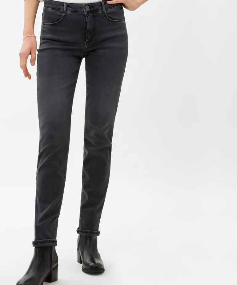 Style Shakira used grey
