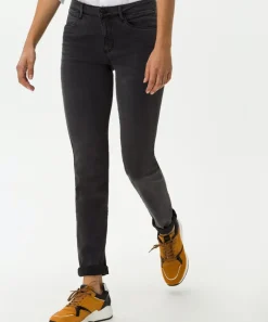 Style Shakira used grey
