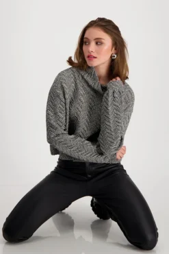 Sweatshirt mit Fischgrat-Muster schwarz gemustert