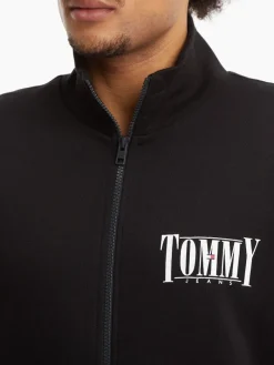 TJM REG ESSENTIAL GRAPHIC TRACK black