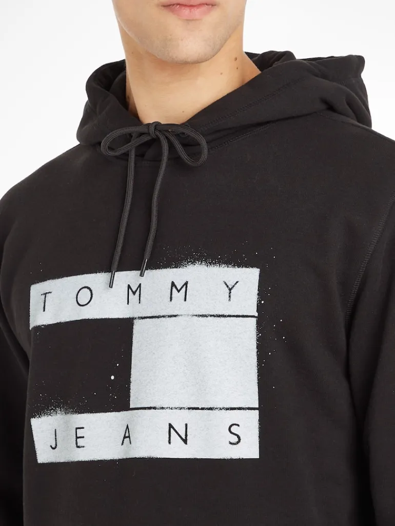 TJM REG FLAG SPRAY HOODIE black