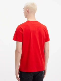 TJM REG RWB CENTERED LOGO TEE deep crimson