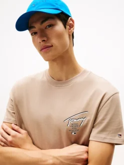 TJM REG SIGN CITY TEE EXT coastal taupe