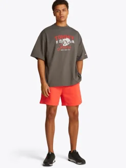 TJM S FLAG BEACH SHORT EXT bright vermillion
