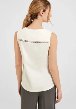 Top mit Stickereidetail vanilla white
