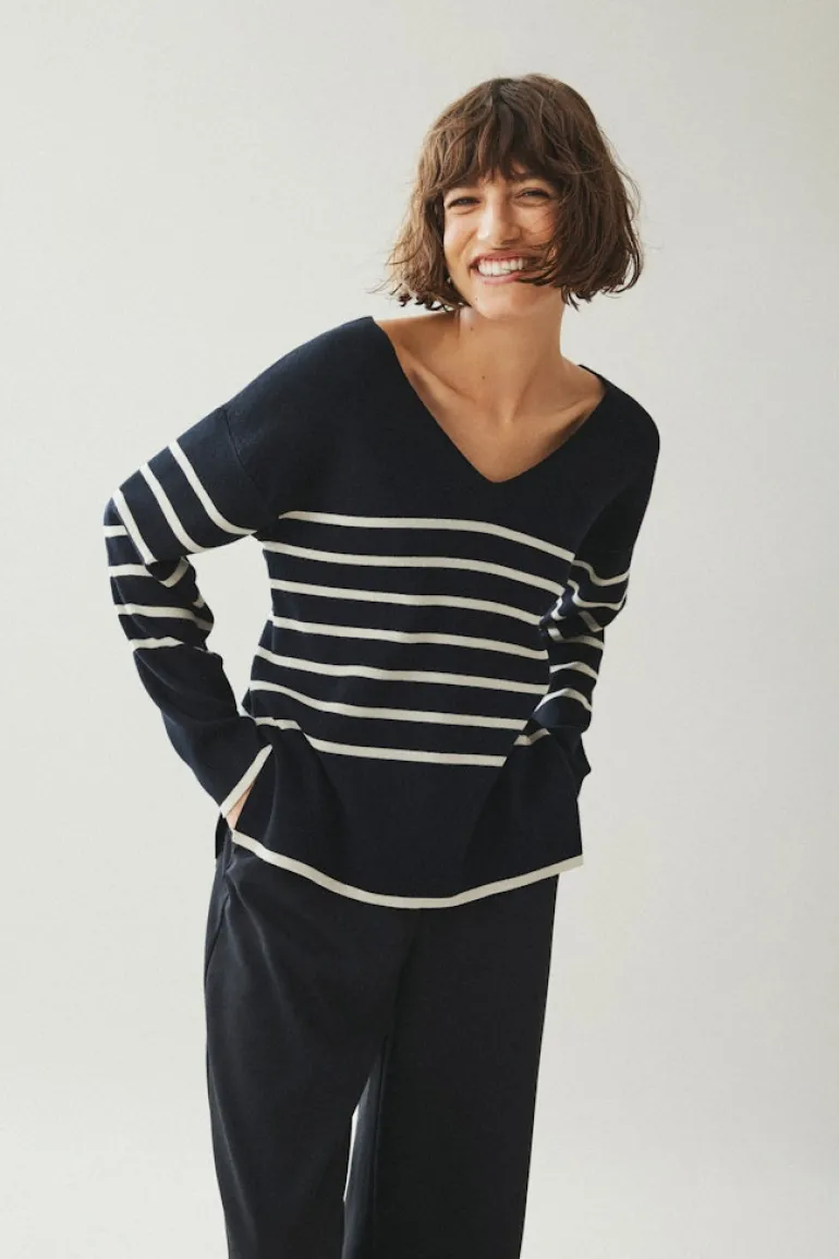 VIOSTRIA V-NECK L/S REV TOP-NOOS black beauty